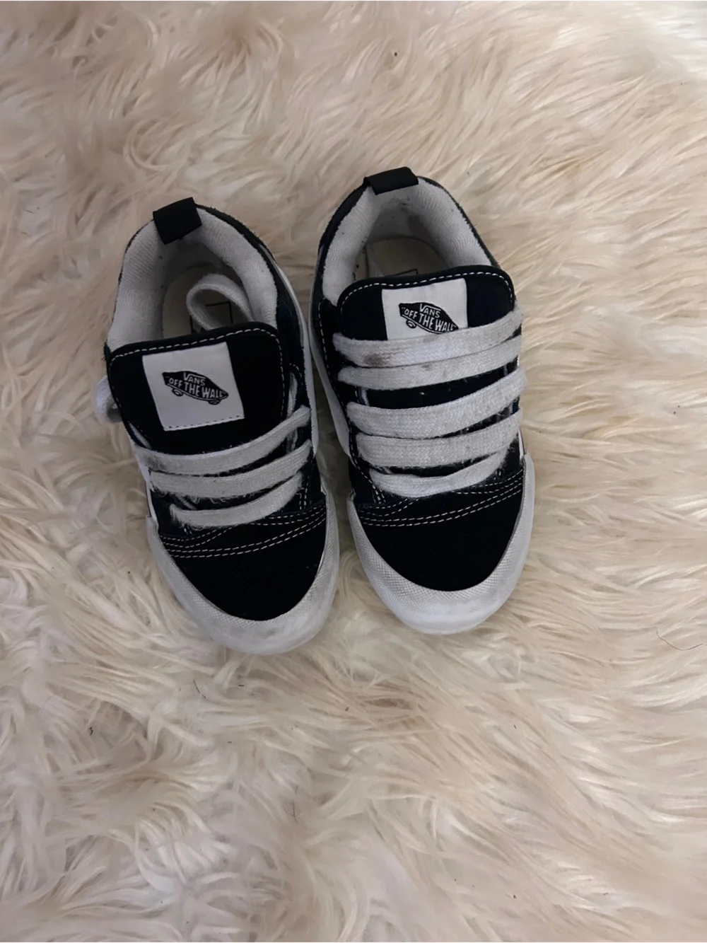 Vans Kids Old Skool Style Sneakers – Black/White | Great Condition